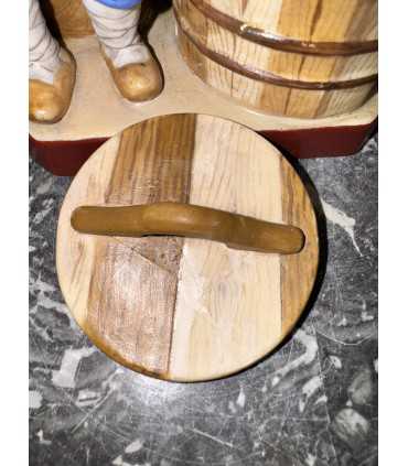 Статуэтка "Старик, пьющий воду"