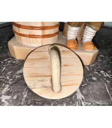 Статуэтка "Старик, пьющий воду"