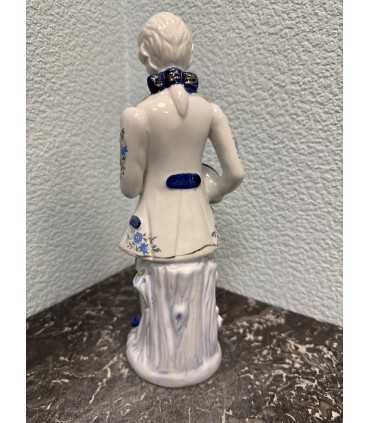 Статуэтка "Кавалер"