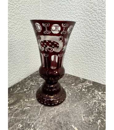 Стакан красного стекла