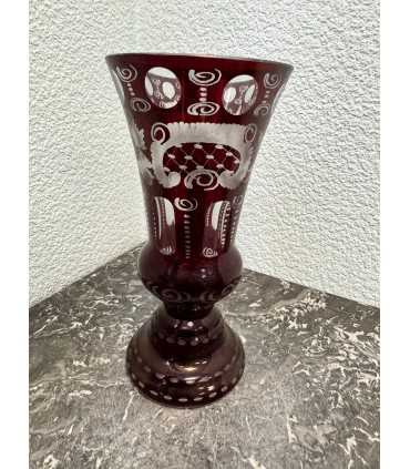 Стакан красного стекла