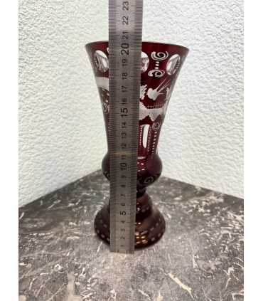 Стакан красного стекла