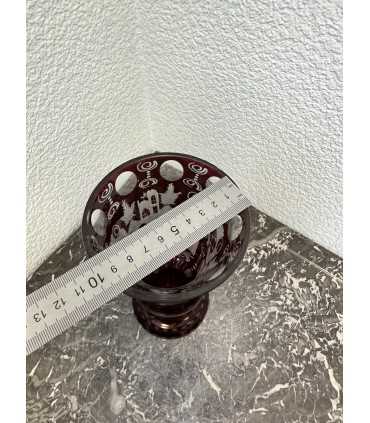 Стакан красного стекла