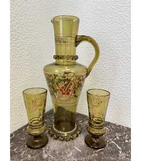 Кувшин и два стакана