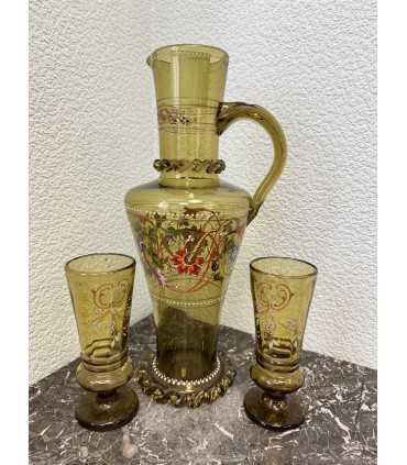 Кувшин и два стакана
