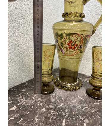 Кувшин и два стакана