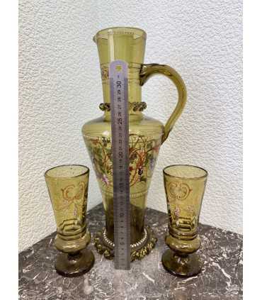 Кувшин и два стакана