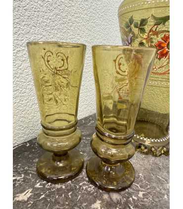 Кувшин и два стакана