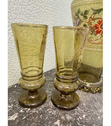 Кувшин и два стакана