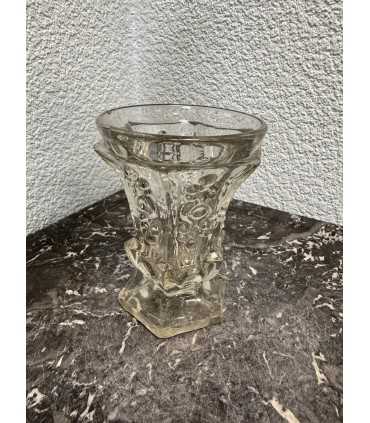 Стакан на ножке