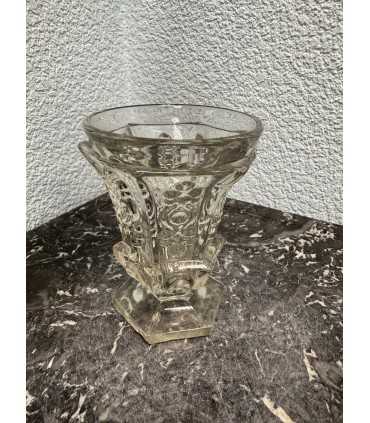 Стакан на ножке