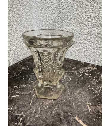 Стакан на ножке