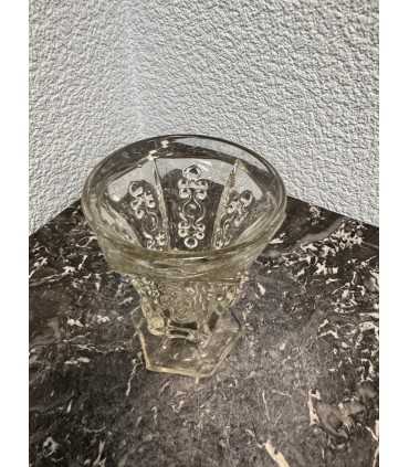 Стакан на ножке