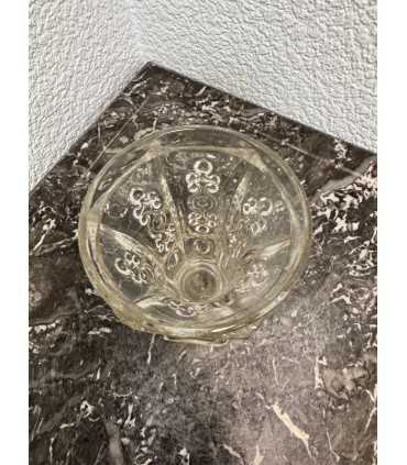 Стакан на ножке