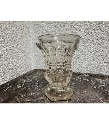 Стакан на ножке