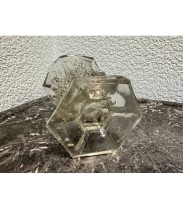 Стакан на ножке