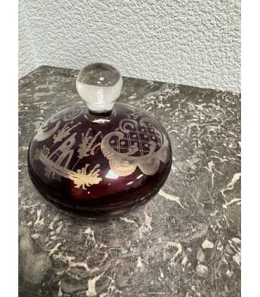 Емкость рубинового стекла