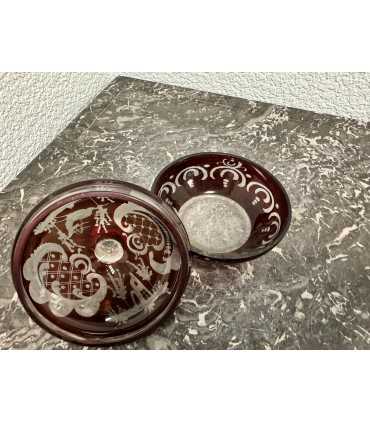 Емкость рубинового стекла