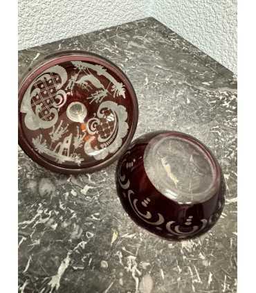 Емкость рубинового стекла