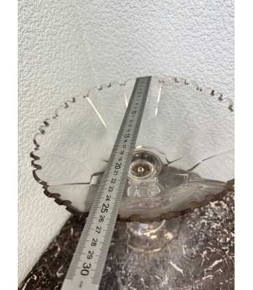 Конфетница на ножке