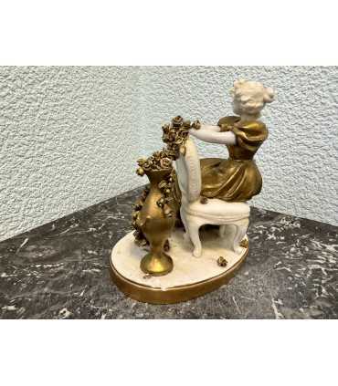 Статуэтка "Богиня с цветами"