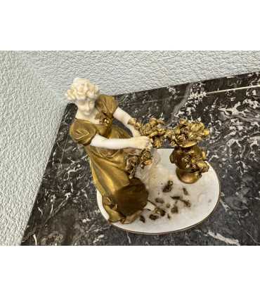 Статуэтка "Богиня с цветами"