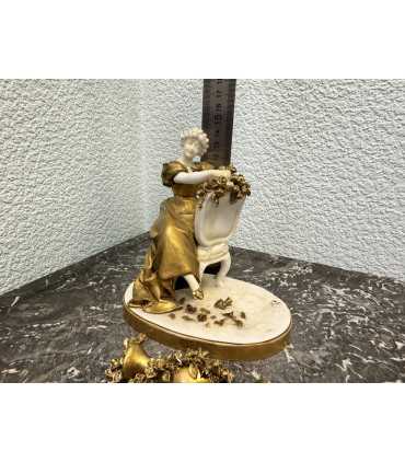 Статуэтка "Богиня с цветами"