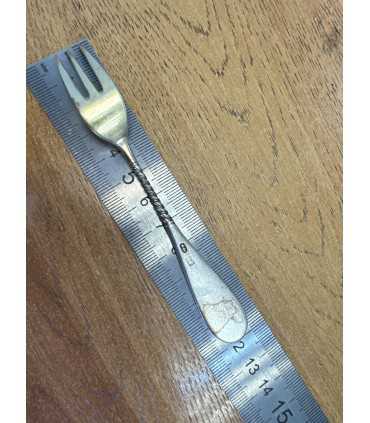 Вилка десертная