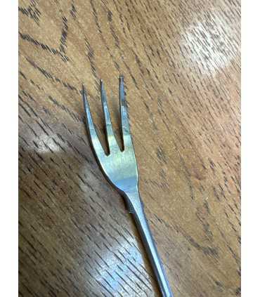 Вилка десертная