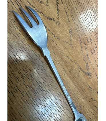 Вилка десертная