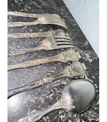 Набор из 5 ложек и вилок