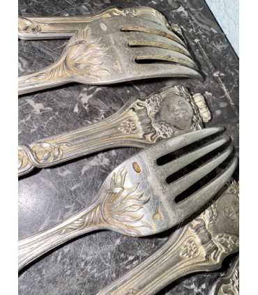 Набор из 5 ложек и вилок