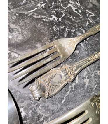 Набор из 5 ложек и вилок