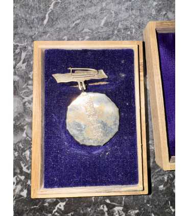 Знак за заслуги общества женщин патриоток Японии