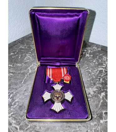 Знак ордена "За заслуги перед Обществом Красного Креста Японии "
