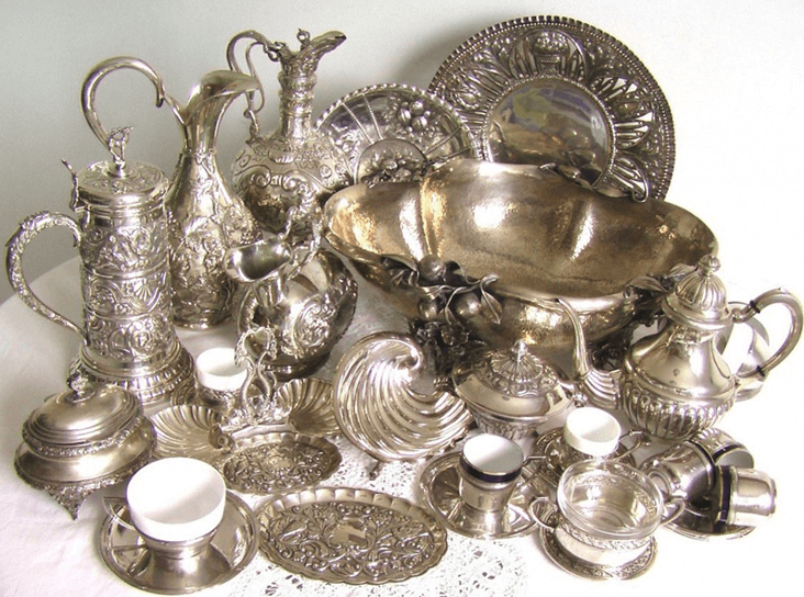 Серебряная посуда. Серебро посуда. Старинное столовое серебро. Красивая серебряная посуда.